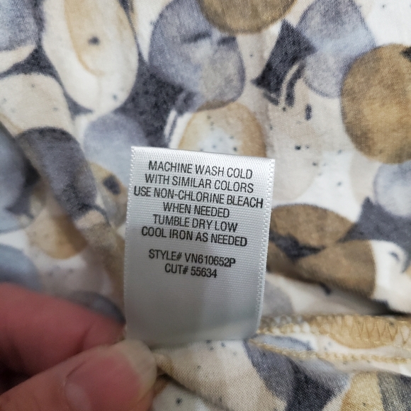 Dressbarn sleeveless size 10 petite dress. - Picture 7 of 7